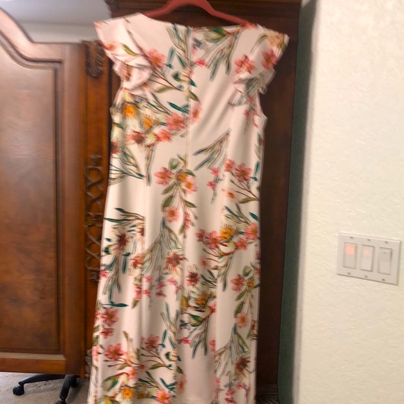 Dress - Picture 3 of 6